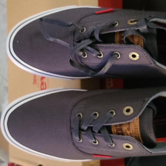Levi's Men Shoes, Size 8.5 NIB - Picture 2 of 16
